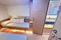 2018 Maxi Dolphin 75