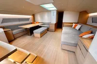 2018 Maxi Dolphin 75