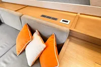 2018 Maxi Dolphin 75