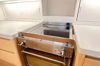 2018 Maxi Dolphin 75