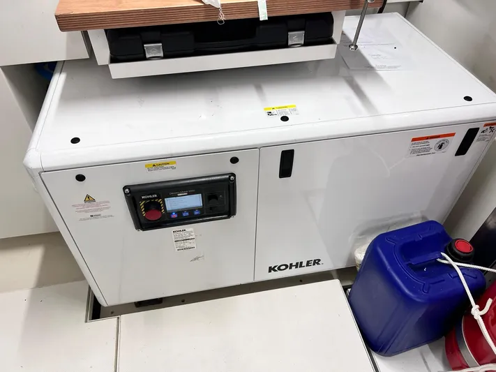 Bionda Yacht Photos Pics 