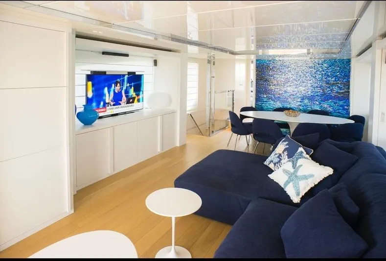 Bionda Yacht Photos Pics 