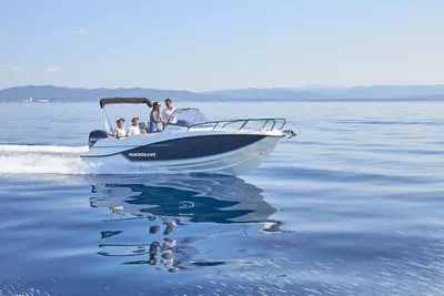2025 Quicksilver Activ 675 Sundeck