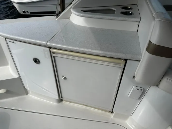 Invader Yacht Photos Pics 