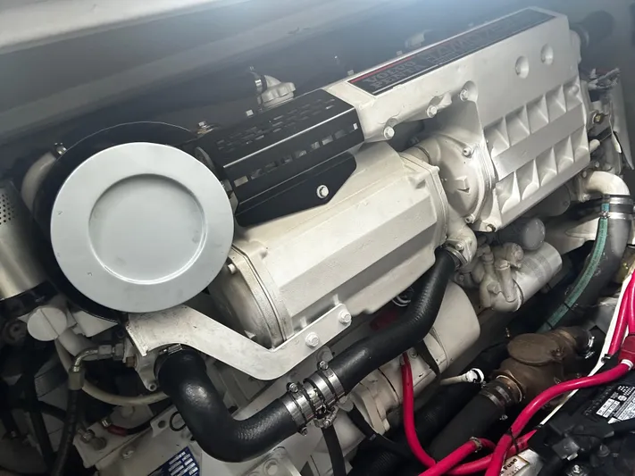 Invader Yacht Photos Pics 