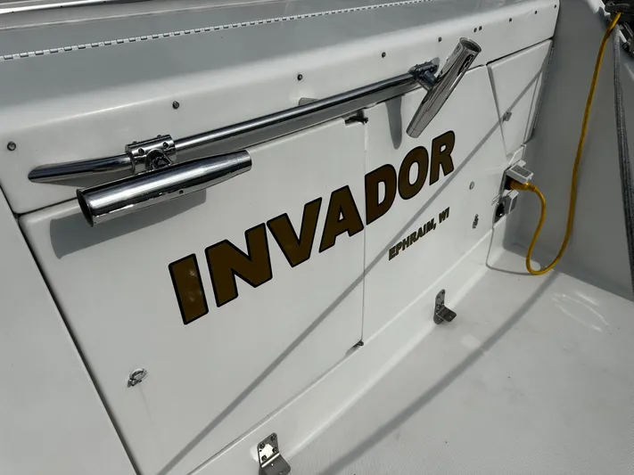 Invader Yacht Photos Pics 