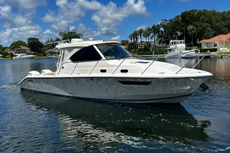  Yacht Photos Pics Pursuit 34 OS - Exterior