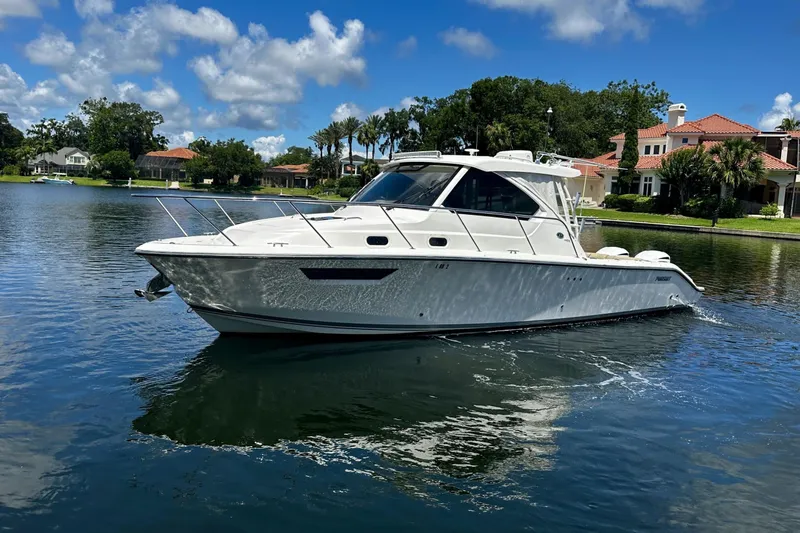  Yacht Photos Pics Pursuit 34 OS - Exterior