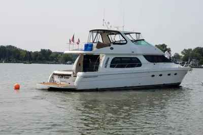 Carver 560 Voyager