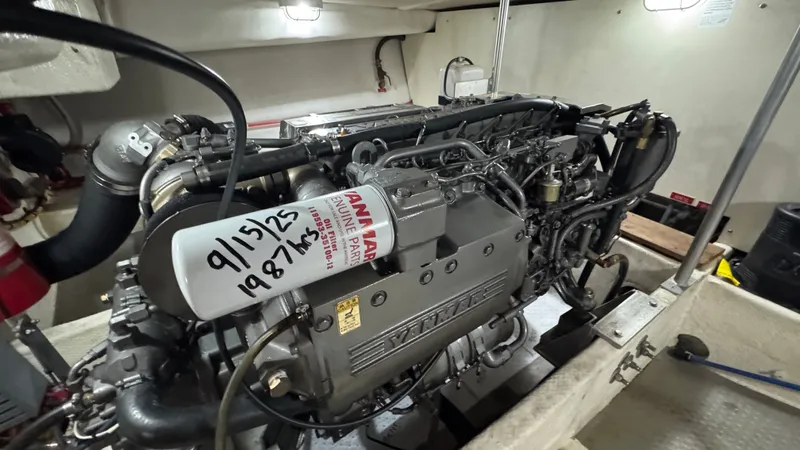 Side Trip Yacht Photos Pics Engine Room