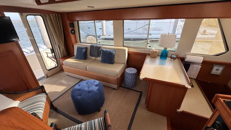 Side Trip Yacht Photos Pics Salon looking aft port