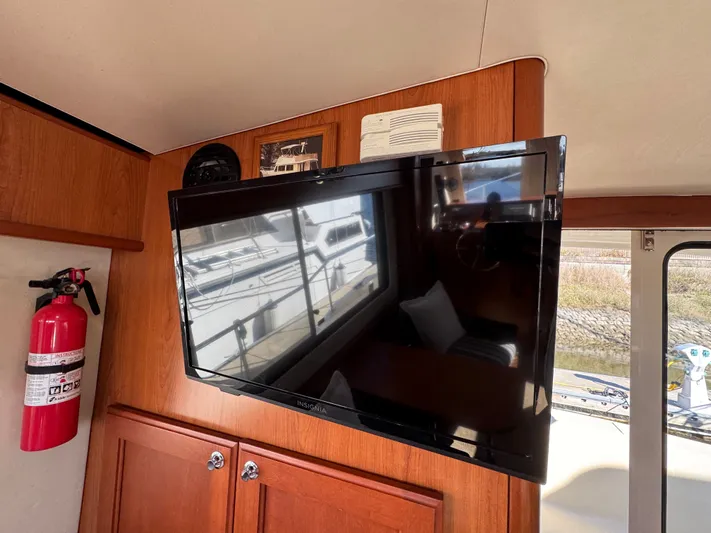 Side Trip Yacht Photos Pics Salon TV