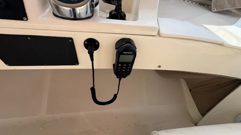 Side Trip Yacht Photos Pics Flybridge Upper Helm