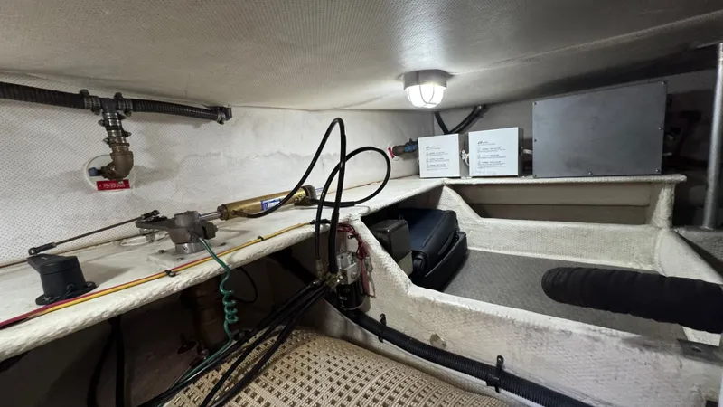 Side Trip Yacht Photos Pics Engine Room