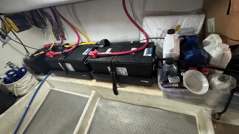 Side Trip Yacht Photos Pics Engine Room