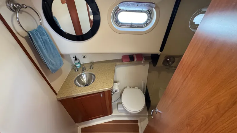 Side Trip Yacht Photos Pics Forward Head