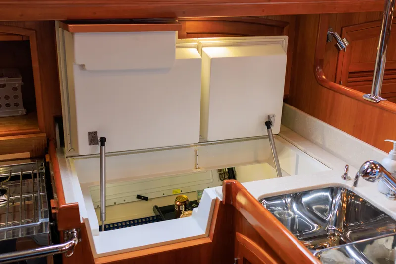 Heureka Yacht Photos Pics 