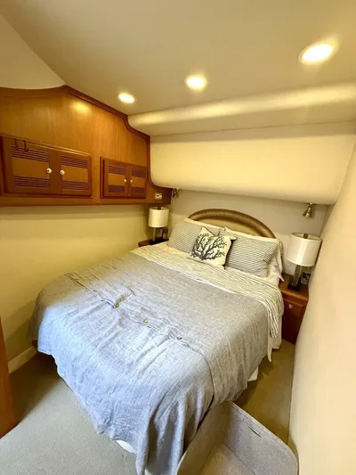 Waiheke Yacht Photos Pics 2002 Cabo 43 Fly - Image 16