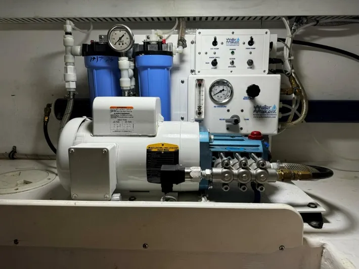 Waiheke Yacht Photos Pics 2002 Cabo 43 Fly - Image 24