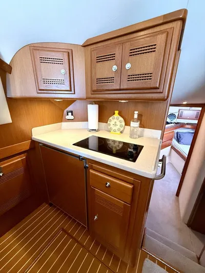 Waiheke Yacht Photos Pics 2002 Cabo 43 Fly - Image 14