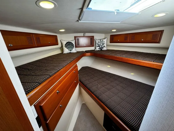 Waiheke Yacht Photos Pics 2002 Cabo 43 Fly - Image 18