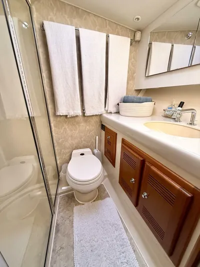 Waiheke Yacht Photos Pics 2002 Cabo 43 Fly - Image 17