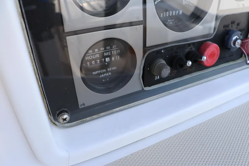 Cianna Yacht Photos Pics Close-up of Sabre 402 control panel with hour meter, 2001 model.