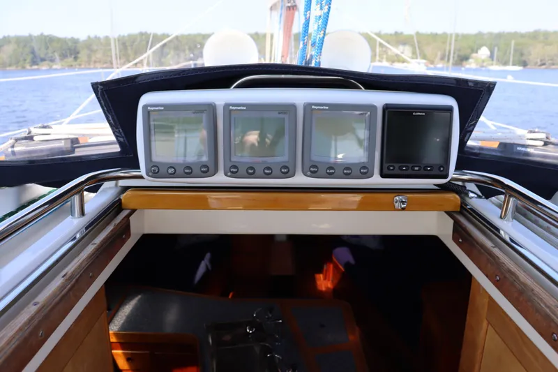 Cianna Yacht Photos Pics Control panel on a 2001 Sabre 402 sailboat with navigation instruments.