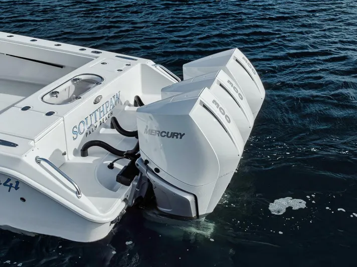 Southpaw Yacht Photos Pics 2015 Bahama 41' boat with triple Mercury engines on the water.