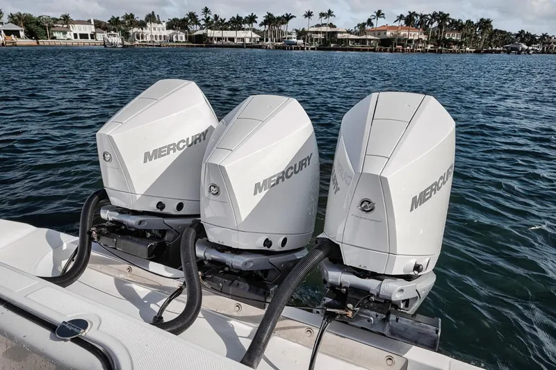 Southpaw Yacht Photos Pics 