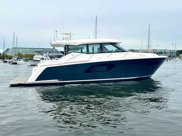 Jena Yacht Photos Pics 2019 Tiara Yachts 49 Coupe - Image 7