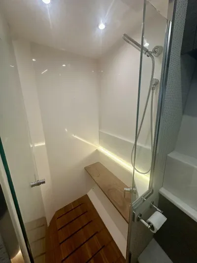 Jena Yacht Photos Pics 2019 Tiara Yachts 49 Coupe - Image 36