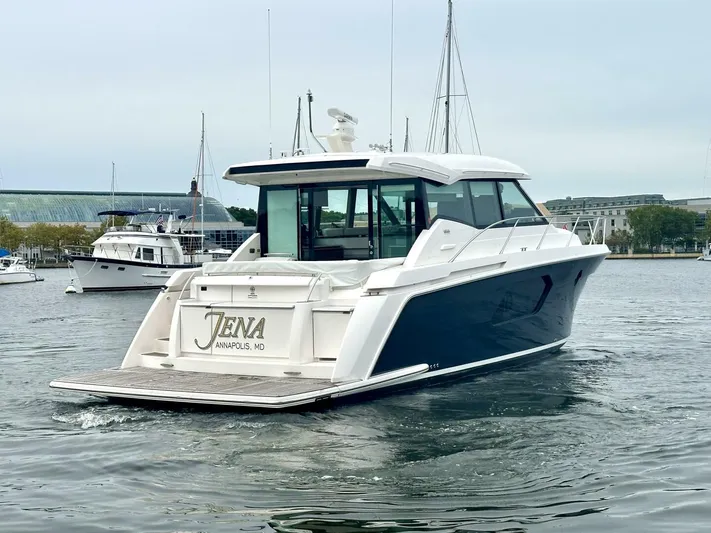 Jena Yacht Photos Pics 2019 Tiara Yachts 49 Coupe - Image 6