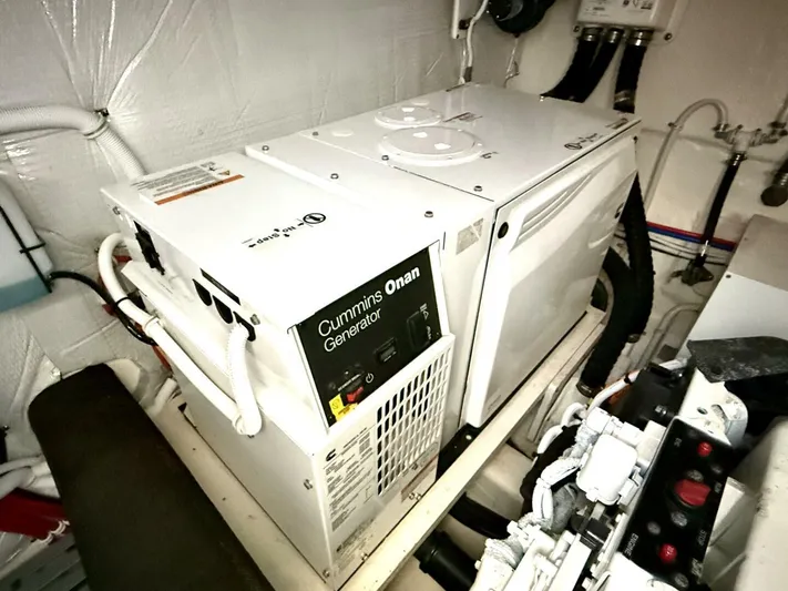 Jena Yacht Photos Pics 2019 Tiara Yachts 49 Coupe - Image 41