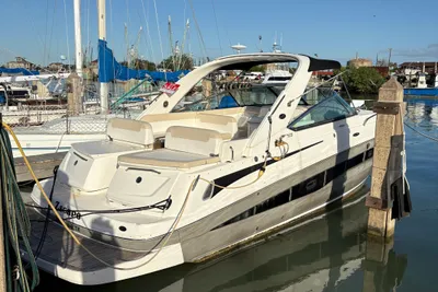 Sea Ray 370 Venture