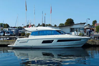 2017 Prestige 450S