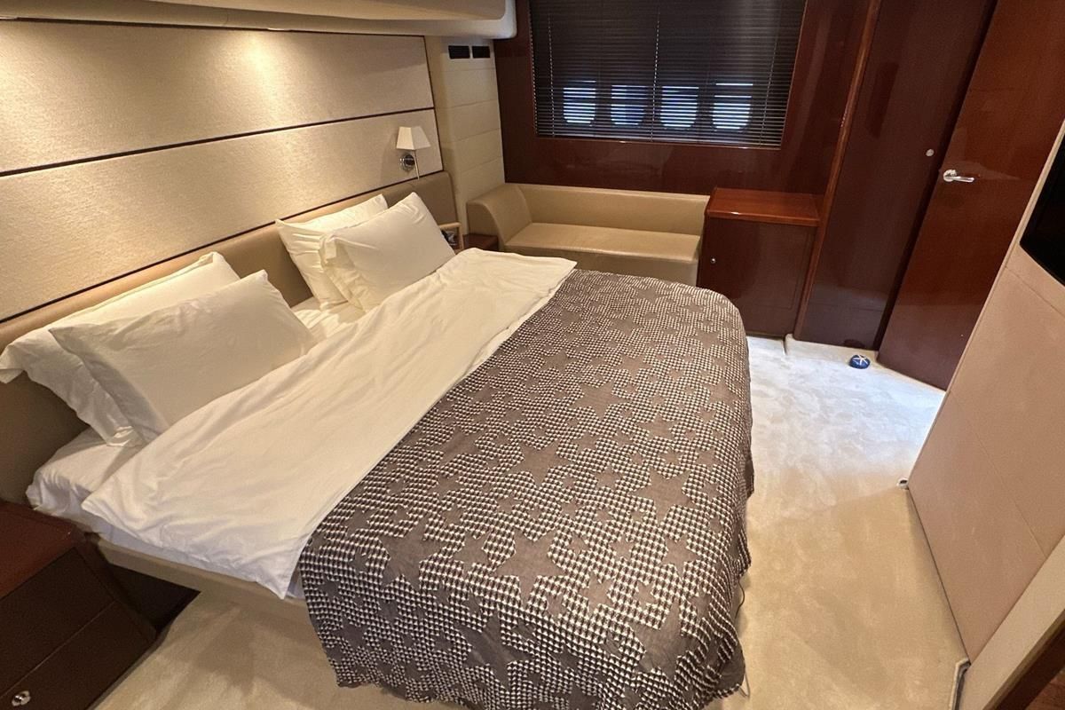 2008 Princess 62 