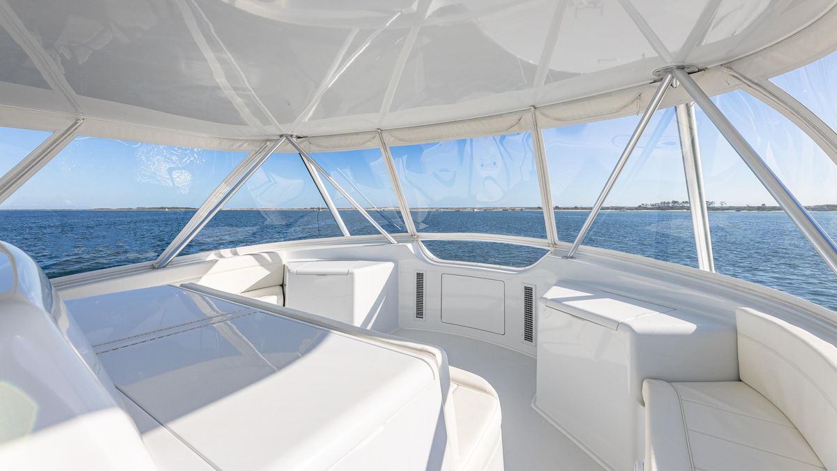 2004 Viking 73 