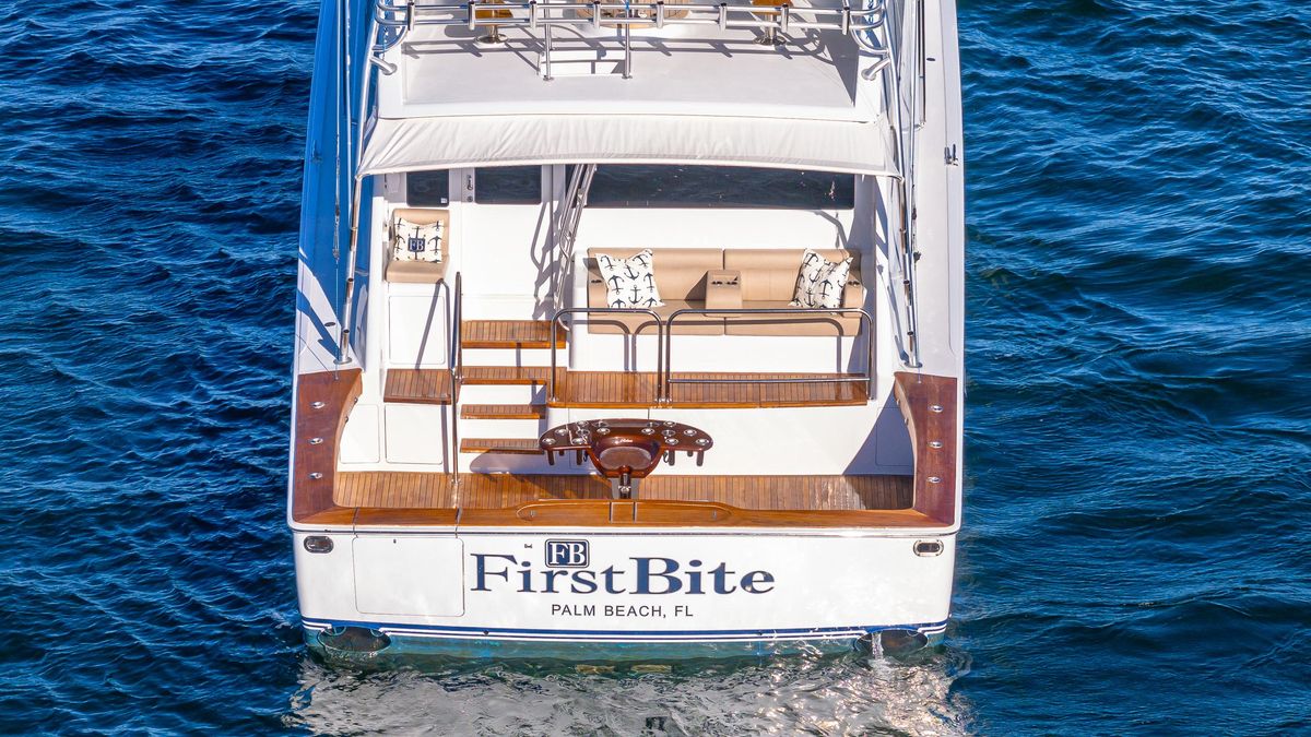 2004 Viking 73 