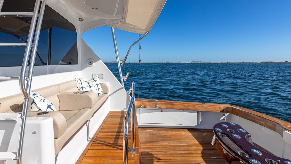 2004 Viking 73 