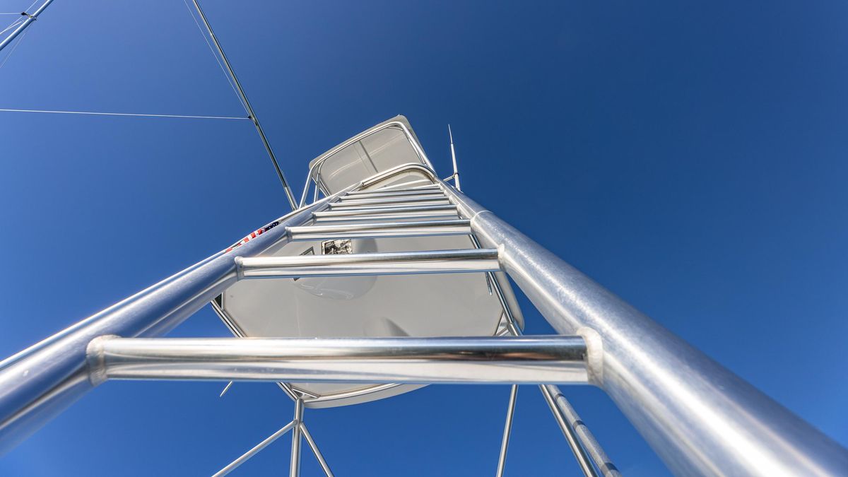 2004 Viking 73 