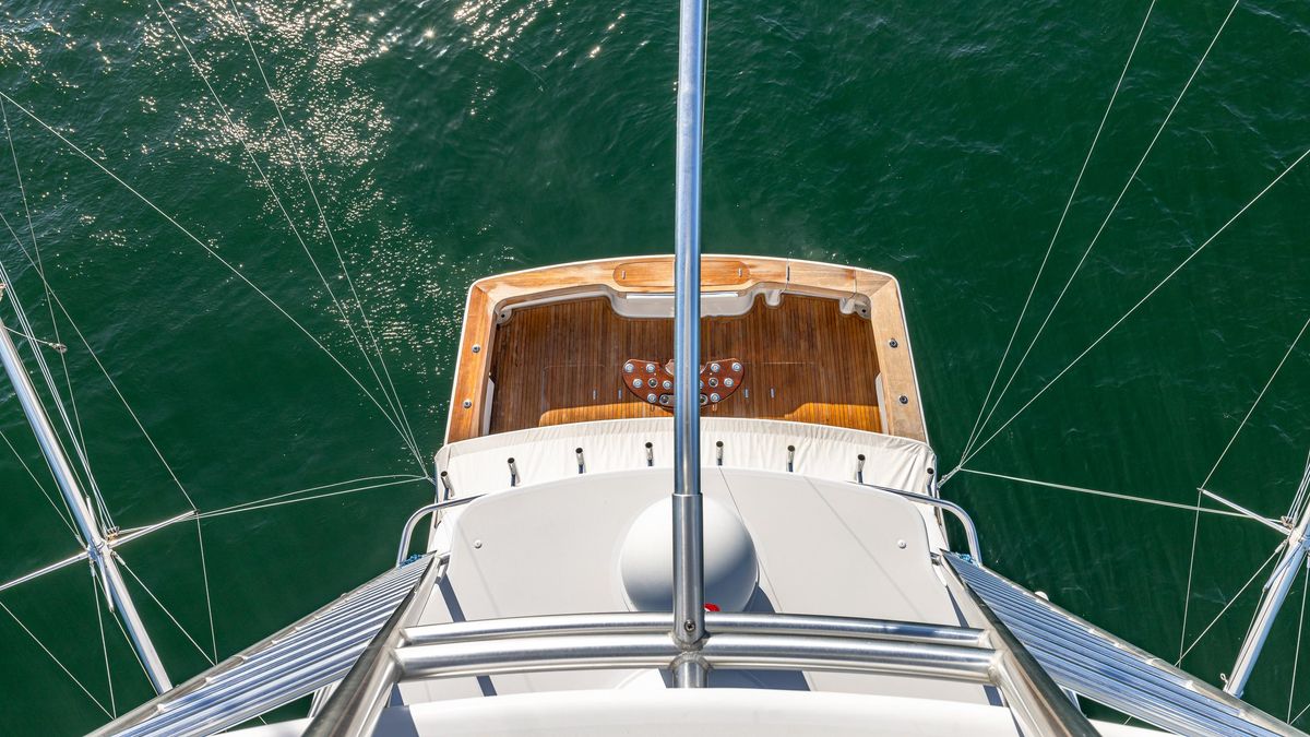 2004 Viking 73 