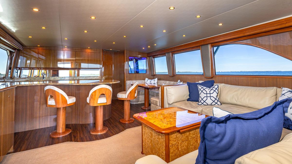 2004 Viking 73 