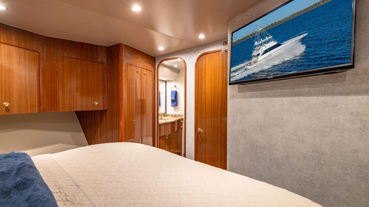 2004 Viking 73 