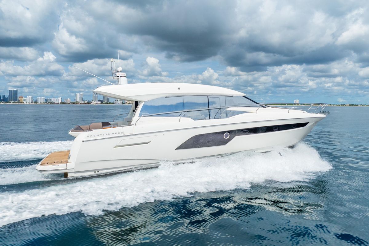 2018 Prestige 52 