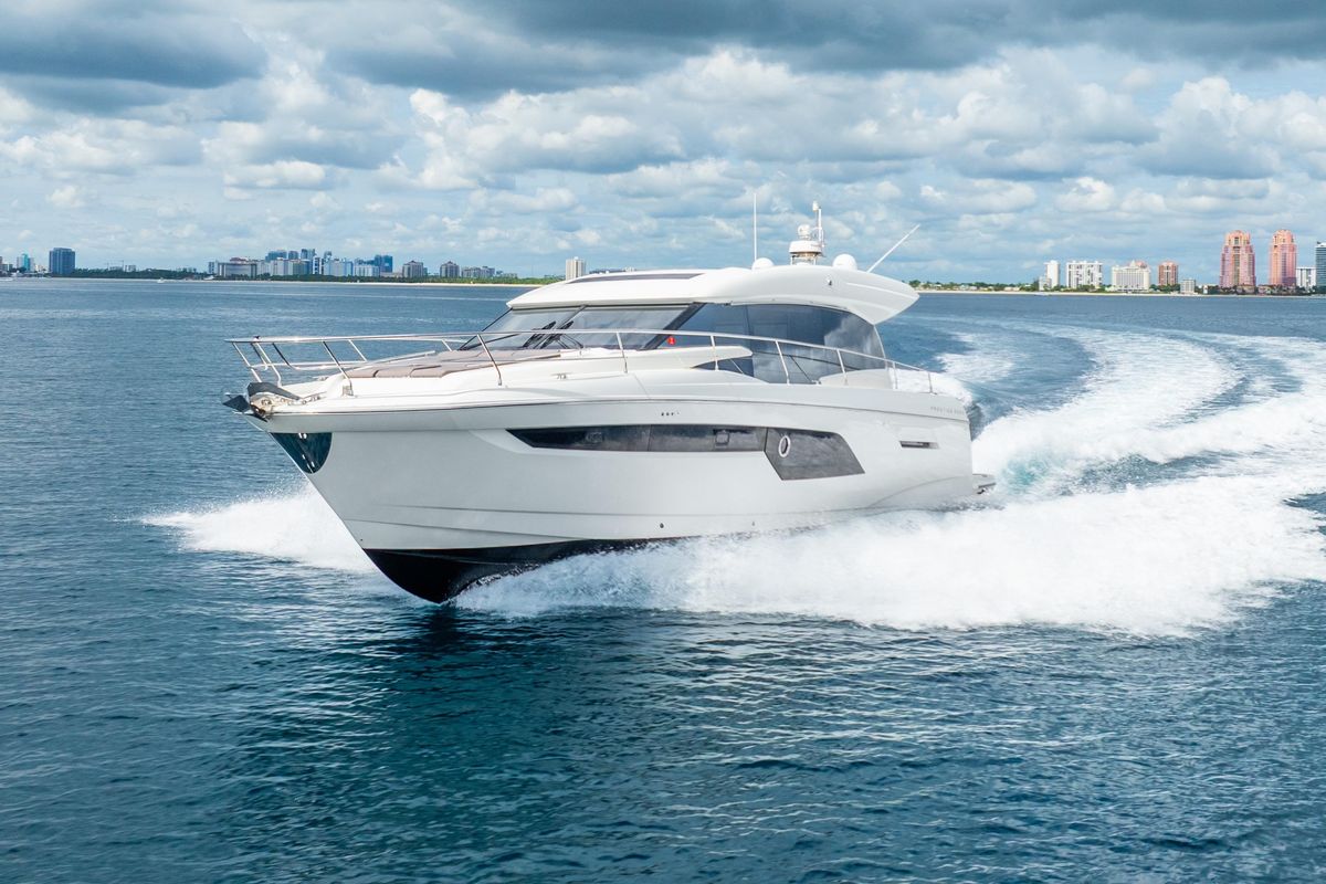 2018 Prestige 52 