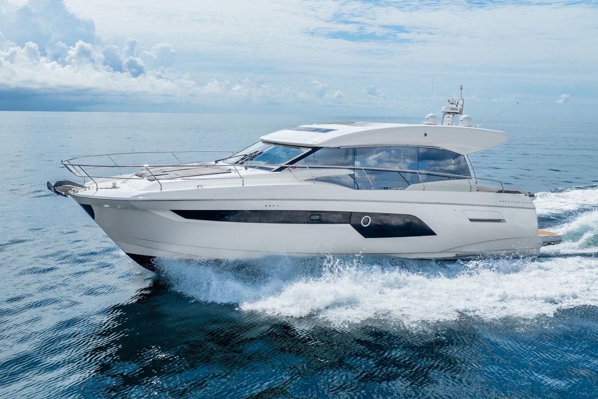 2018 Prestige 52 