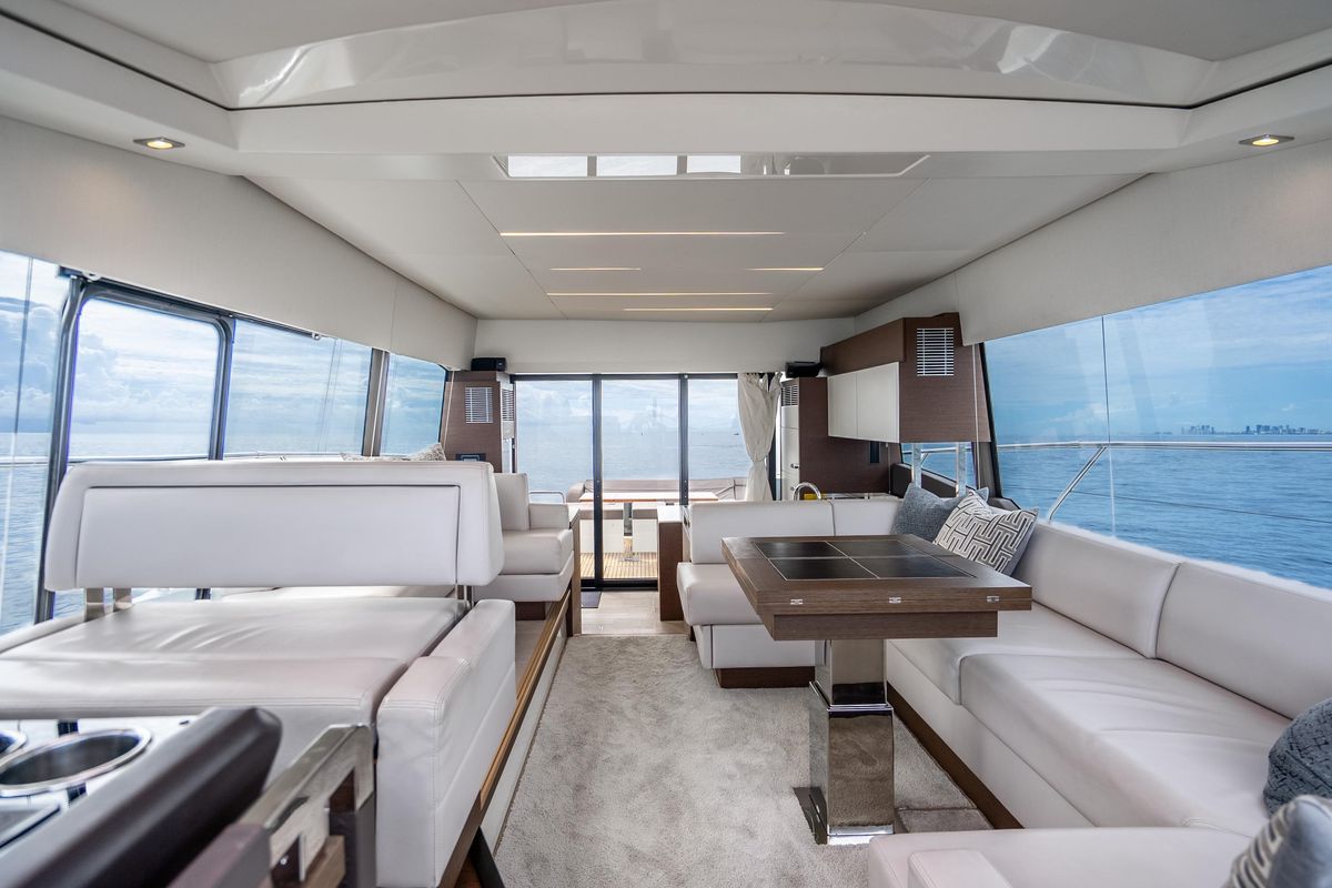 2018 Prestige 52 