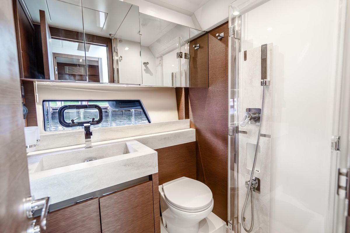 2018 Prestige 52 