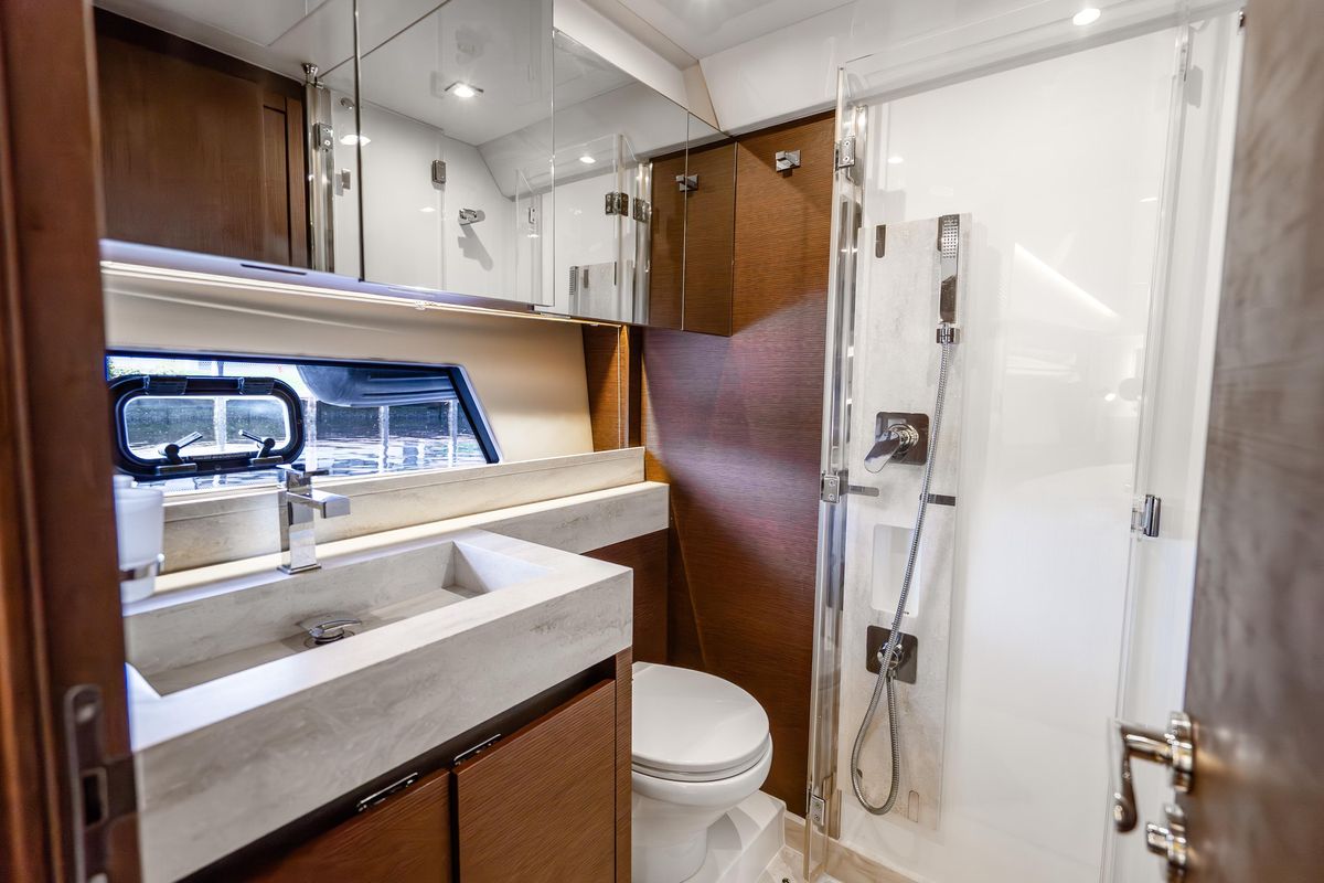 2018 Prestige 52 